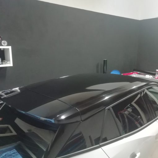 car wrapping a Roma, nero lucido