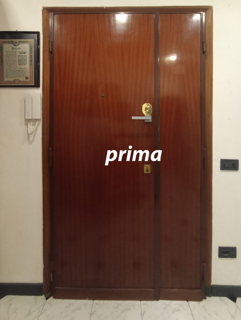 Decorare le porte con la pellicola adesiva