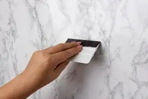 Wrapping cucina: quanto dura davvero una pellicola adesiva?